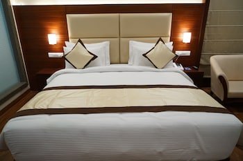 Hyphen Ujjwal Premier Hotel