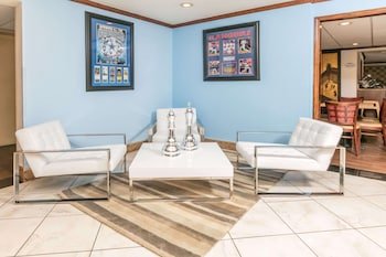 Baymont by Wyndham Arlington At Six Flags Dr