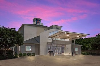 Motel 6 Cleburne