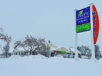 Ivey's Motor Lodge