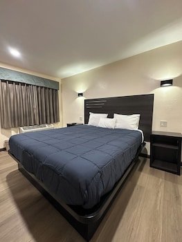Del Aire Inn