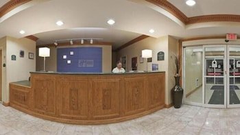Holiday Inn Express & Suites Defiance