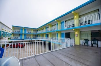 Tropicana Motel