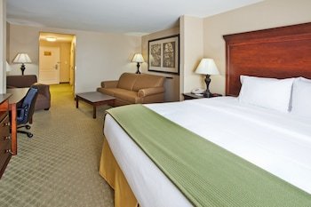 Holiday Inn Express Hotel & Suites Savannah Airport