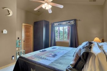 Rocky Mountain Lodge & Cabins