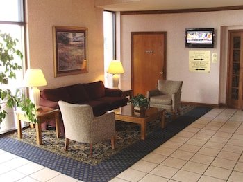 Trade Winds Central Inn