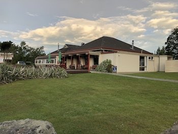 Manapouri Lakeview Motor Inn