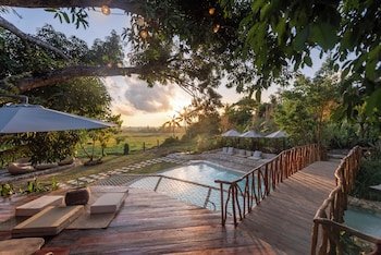 The Hillside Resort