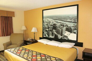 Super 8 by Wyndham Latham/Albany Airport