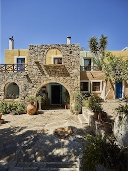 Arolithos Traditional Cretan Village