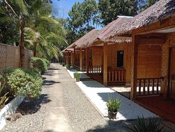 Alona Pawikan Resort