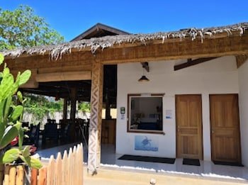 Alona Pawikan Resort