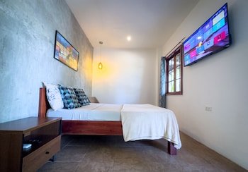Alona Pawikan Resort