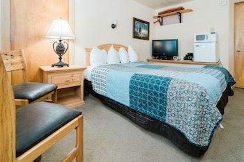 Battle Creek Lodge & Vacation Rentals