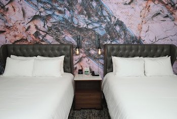 Hotel Indigo Naperville Riverwalk