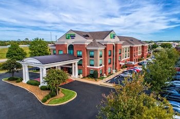 Holiday Inn Express & Suites Memphis Southwind