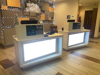 Holiday Inn Express & Suites Mishawaka - South Bend