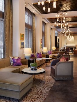 Plaza Hotel Pioneer Park