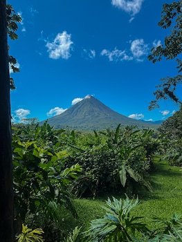 Arenal Roca Suites
