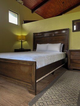 Arenal Roca Suites