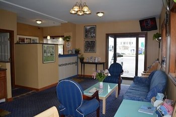 Hyannis Host Inn