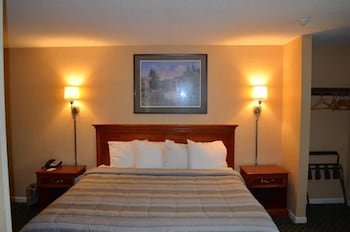 Hyannis Host Inn