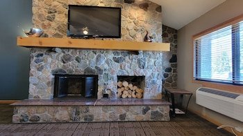 AmericInn by Wyndham Detroit Lakes