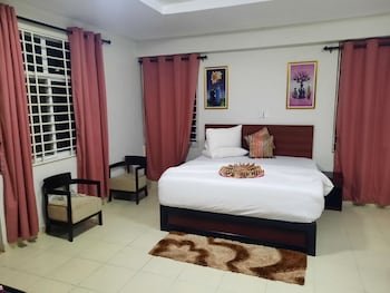 Efua Anoah Hotel & Apartment