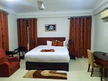 Efua Anoah Hotel & Apartment
