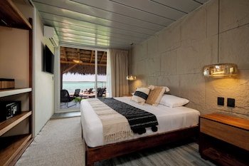 Casa Aakal Lagoon Front