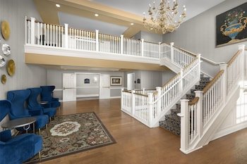 Virginia Crossings Hotel & Conference Center