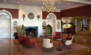 Virginia Crossings Hotel & Conference Center