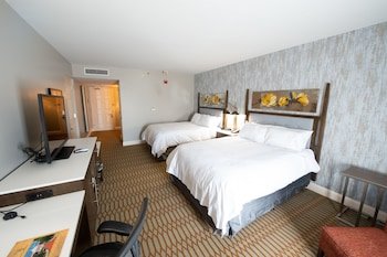 Virginia Crossings Hotel & Conference Center