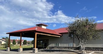 Eagle Peak Lodge & Cabins