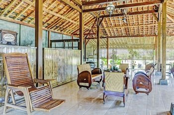 Spot On 90742 Kinanthy Homestay Syariah