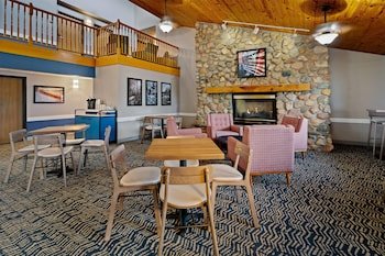 AmericInn Lodge & Suites Bismarck