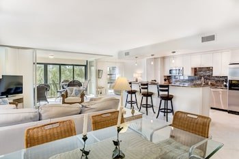 Kings Crown Condominiums