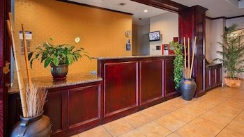 Best Western Lockhart Hotel & Suites