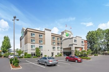 Holiday Inn Express & Suites Tacoma