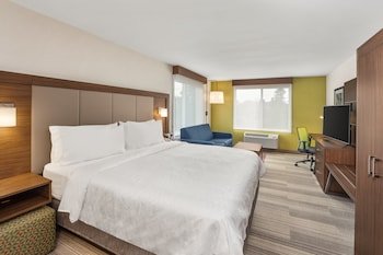 Holiday Inn Express & Suites Tacoma