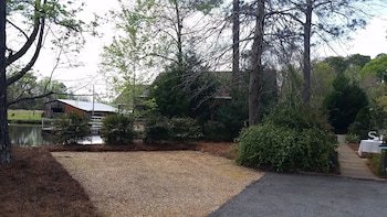 Shalom House Bed & Breakfast