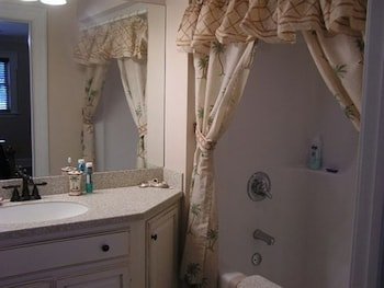 Shalom House Bed & Breakfast