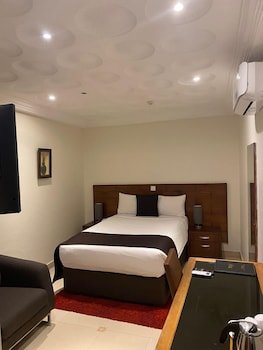 Airport West Hotel