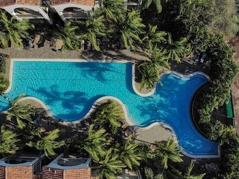 Breeze Private Residence Club
