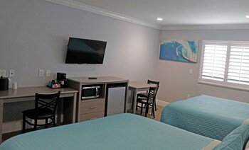 Pacific View Inn & Suites