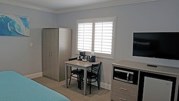 Pacific View Inn & Suites