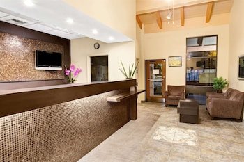 Super 8 by Wyndham Kissimmee/Maingate/Orlando Area