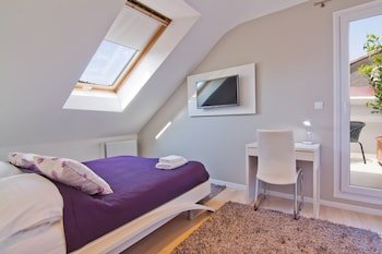 Laura Lux Suites