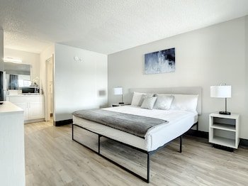 Travelodge Suites by Wyndham Kissimmee Orange
