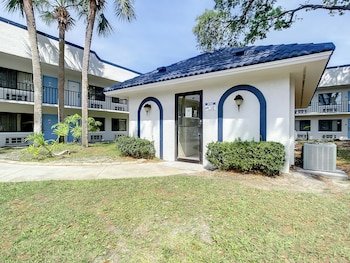 Travelodge Suites by Wyndham Kissimmee Orange